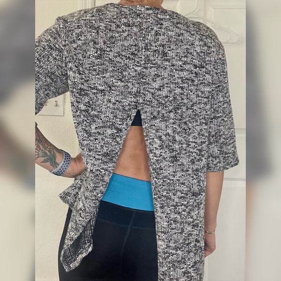 Open Back Sweater - Picture 5 of 7